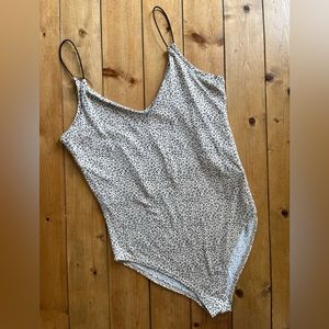 Gaze leopard print bodysuit Sz Small